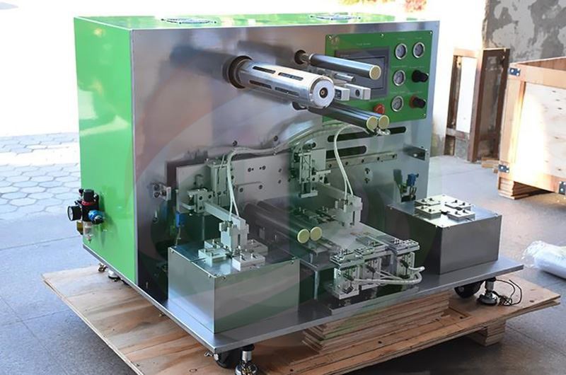 battery stacking machine